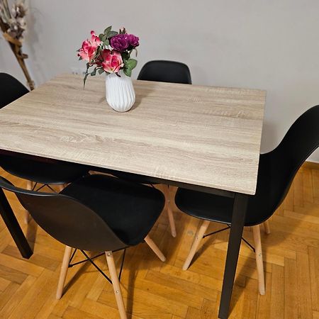 קלמאטה Cosy Apartment In The Heart Of The City מראה חיצוני תמונה