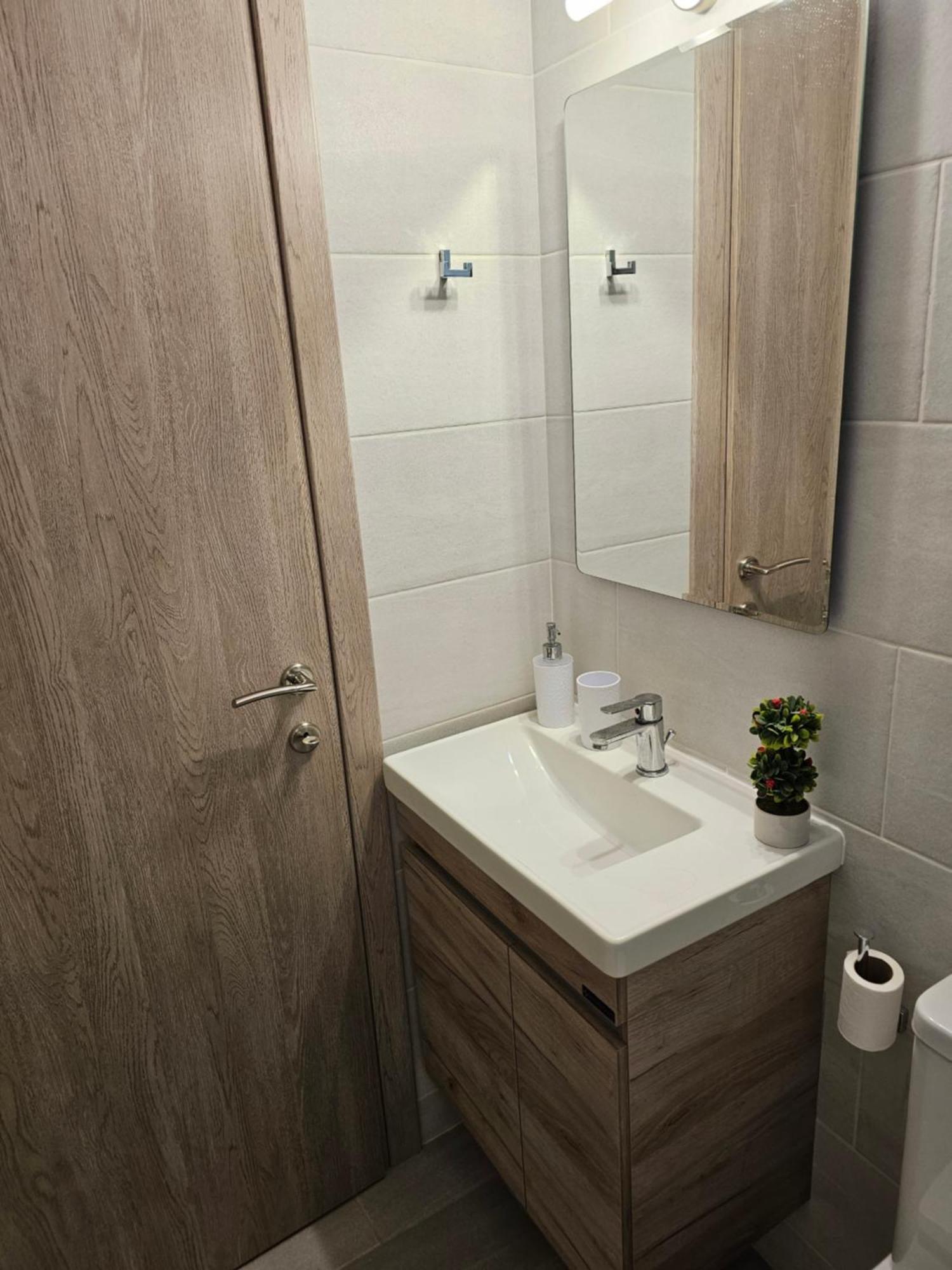 קלמאטה Cosy Apartment In The Heart Of The City מראה חיצוני תמונה